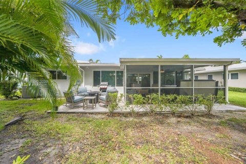 House in Lauderdale-by-the-Sea, Florida 2 bedrooms, 158.96 sq.m. № 2056138 - photo 24