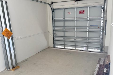 Townhouse in Miami, Florida 3 bedrooms № 2002820 - photo 9