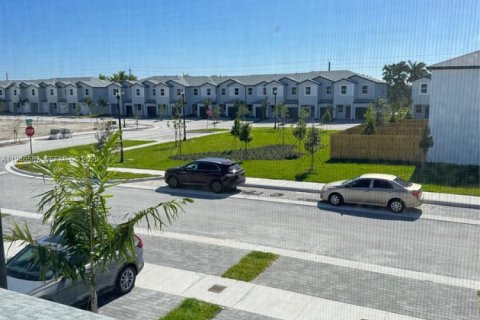 Townhouse in Miami, Florida 3 bedrooms № 2002820 - photo 21
