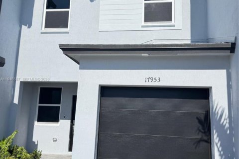 Townhouse in Miami, Florida 3 bedrooms № 2002820 - photo 3