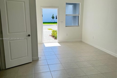 Townhouse in Miami, Florida 3 bedrooms № 2002820 - photo 13