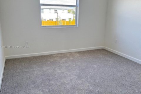 Townhouse in Miami, Florida 3 bedrooms № 2002820 - photo 24