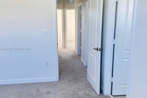 Townhouse in Miami, Florida 3 bedrooms № 2002820 - photo 29