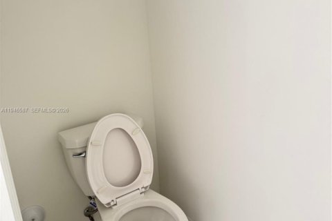 Townhouse in Miami, Florida 3 bedrooms № 2002820 - photo 11