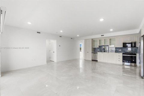 Condo in Homestead, Florida, 3 bedrooms  № 1923517 - photo 2