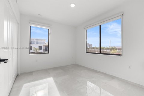 Condo in Homestead, Florida, 3 bedrooms  № 1923517 - photo 15