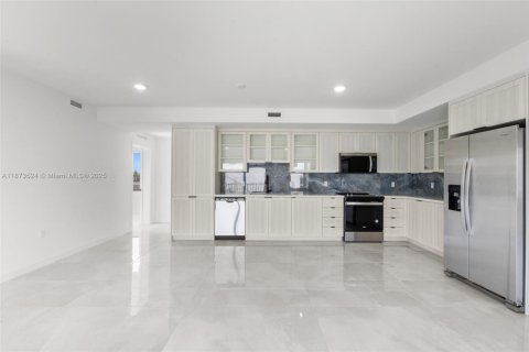 Condo in Homestead, Florida, 3 bedrooms  № 1923517 - photo 1