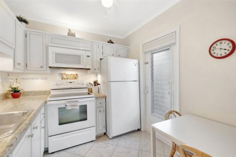 Condominio en venta en Lauderdale Lakes, Florida, 2 dormitorios, 87.7 m2 № 1934907 - foto 7