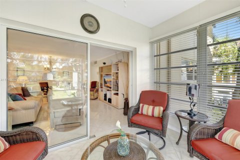 Condominio en venta en Lauderdale Lakes, Florida, 2 dormitorios, 87.7 m2 № 1934907 - foto 3