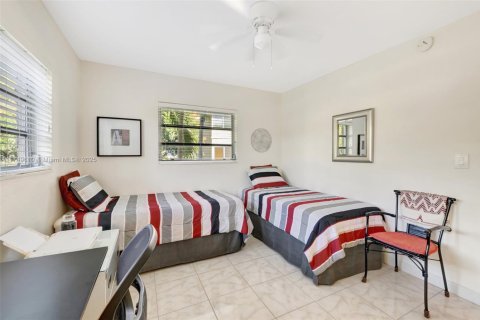 Condominio en venta en Lauderdale Lakes, Florida, 2 dormitorios, 87.7 m2 № 1934907 - foto 18