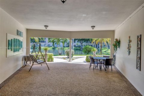 Condominio en venta en Lauderdale Lakes, Florida, 2 dormitorios, 87.7 m2 № 1934907 - foto 26