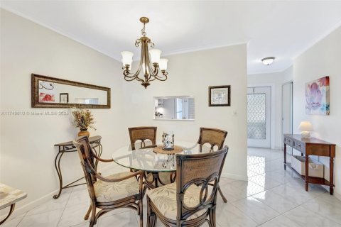 Condominio en venta en Lauderdale Lakes, Florida, 2 dormitorios, 87.7 m2 № 1934907 - foto 5