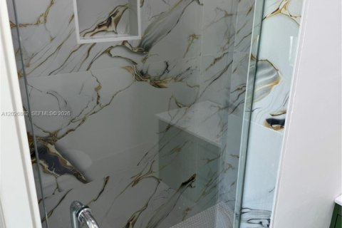 Купить виллу или дом в Лихай-Эйкерс, Флорида 3 спальни, 192.59м2, № 2085353 - фото 15