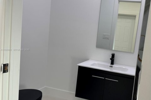Купить виллу или дом в Лихай-Эйкерс, Флорида 3 спальни, 192.59м2, № 2085353 - фото 11