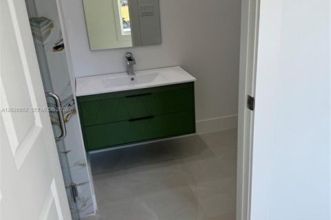 Купить виллу или дом в Лихай-Эйкерс, Флорида 3 спальни, 192.59м2, № 2085353 - фото 14