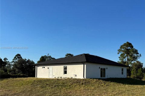 Купить виллу или дом в Лихай-Эйкерс, Флорида 3 спальни, 192.59м2, № 2085353 - фото 3