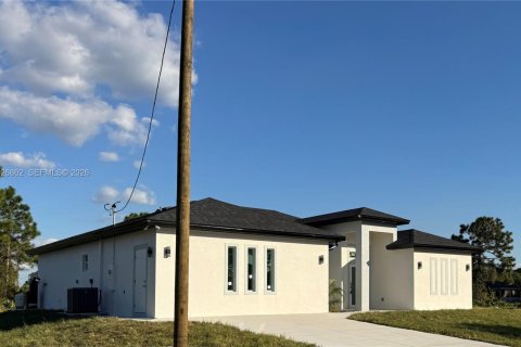 Купить виллу или дом в Лихай-Эйкерс, Флорида 3 спальни, 192.59м2, № 2085353 - фото 4