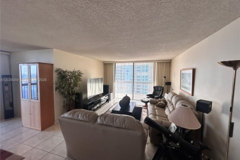 Купить кондоминиум в Майами, Флорида 2 спальни, 135.64м2, № 2145869 - фото 3