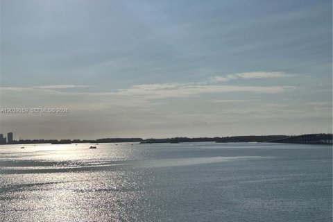 Купить кондоминиум в Майами, Флорида 2 спальни, 135.64м2, № 2145869 - фото 18