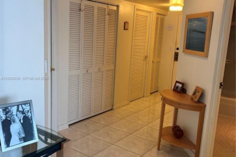 Купить кондоминиум в Майами, Флорида 2 спальни, 135.64м2, № 2145869 - фото 8