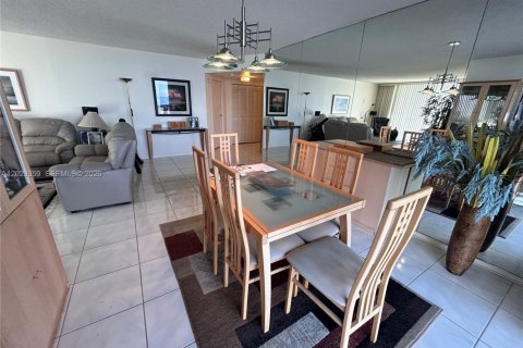 Купить кондоминиум в Майами, Флорида 2 спальни, 135.64м2, № 2145869 - фото 6