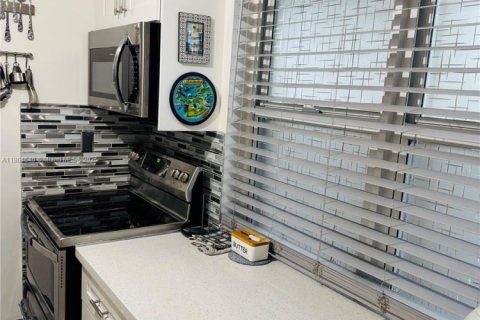 Copropriété à vendre à Lauderdale Lakes, Floride: 1 chambre, 65.5 m2 № 1978375 - photo 10