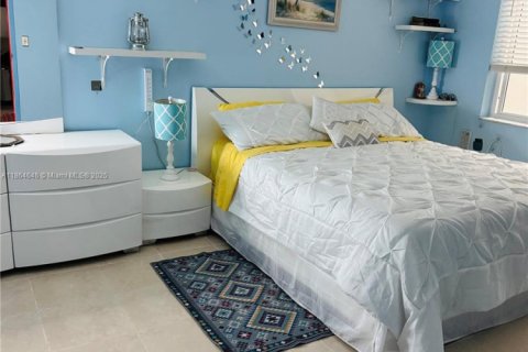 Copropriété à vendre à Lauderdale Lakes, Floride: 1 chambre, 65.5 m2 № 1978375 - photo 2