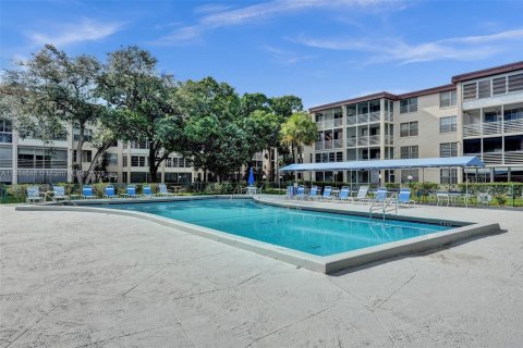 Copropriété à vendre à Lauderdale Lakes, Floride: 1 chambre, 65.5 m2 № 1978375 - photo 25