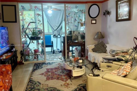 Copropriété à vendre à Lauderdale Lakes, Floride: 1 chambre, 65.5 m2 № 1978375 - photo 5