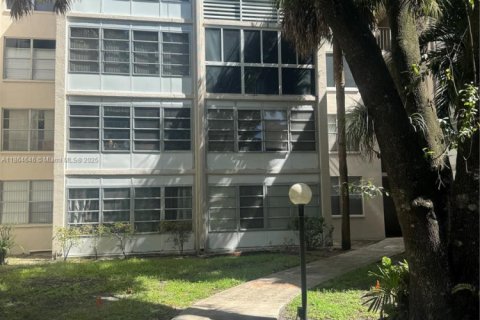 Copropriété à vendre à Lauderdale Lakes, Floride: 1 chambre, 65.5 m2 № 1978375 - photo 21