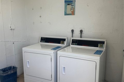 Copropriété à vendre à Lauderdale Lakes, Floride: 1 chambre, 65.5 m2 № 1978375 - photo 24