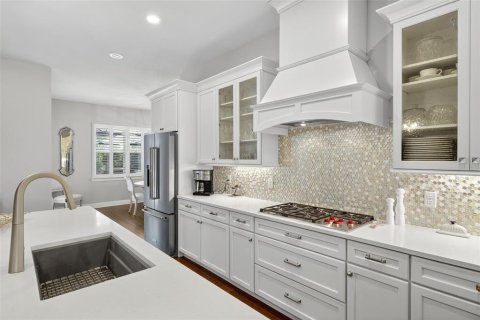 House in Tampa, Florida 4 bedrooms, 257.53 sq.m. № 1873878 - photo 8