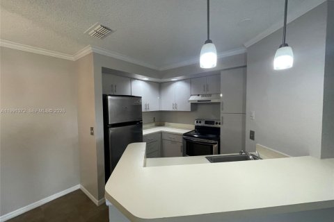 Condominio en alquiler en Margate, Florida, 2 dormitorios, 95.41 m2 № 2057460 - foto 4