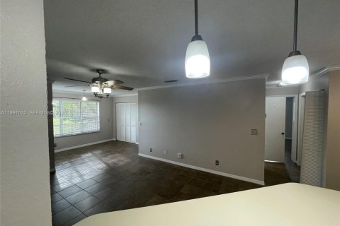 Condominio en alquiler en Margate, Florida, 2 dormitorios, 95.41 m2 № 2057460 - foto 2