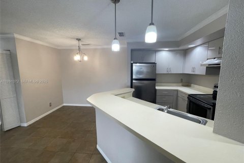 Condominio en alquiler en Margate, Florida, 2 dormitorios, 95.41 m2 № 2057460 - foto 5