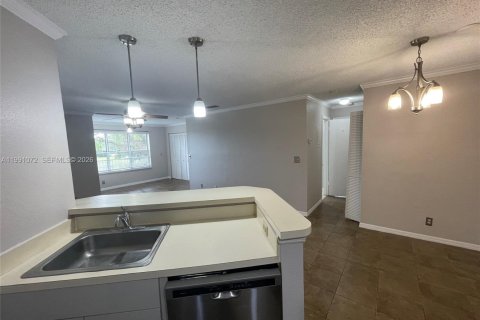 Condominio en alquiler en Margate, Florida, 2 dormitorios, 95.41 m2 № 2057460 - foto 3