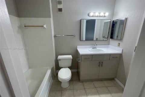 Condominio en alquiler en Margate, Florida, 2 dormitorios, 95.41 m2 № 2057460 - foto 14