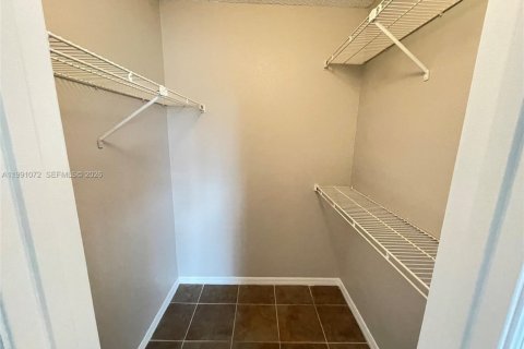 Condominio en alquiler en Margate, Florida, 2 dormitorios, 95.41 m2 № 2057460 - foto 17