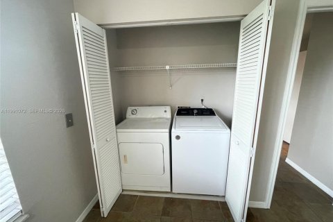 Condominio en alquiler en Margate, Florida, 2 dormitorios, 95.41 m2 № 2057460 - foto 19