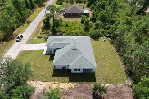 House in Sebring, Florida 4 bedrooms, 180.04 sq.m. № 1908625 - photo 25