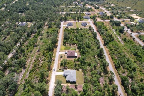 House in Sebring, Florida 4 bedrooms, 180.04 sq.m. № 1908625 - photo 27