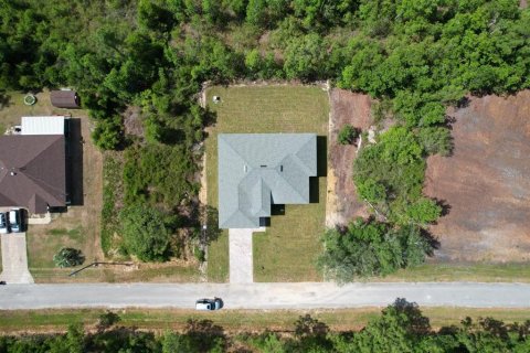 House in Sebring, Florida 4 bedrooms, 180.04 sq.m. № 1908625 - photo 23