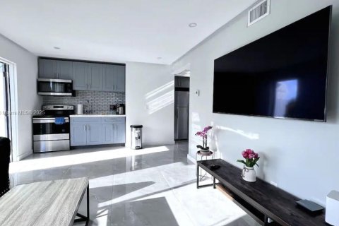 Купить коммерческую недвижимость в Холливуд, Флорида № 2054472 - фото 16