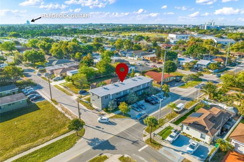 Купить коммерческую недвижимость в Холливуд, Флорида № 2054472 - фото 3