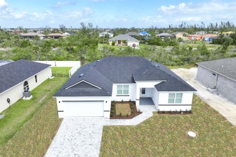 Casa en alquiler en Port Charlotte, Florida, 4 dormitorios, 176.79 m2 № 1813742 - foto 1