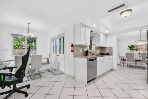 Villa ou maison à vendre à Boca Raton, Floride: 4 chambres, 175.77 m2 № 2365889 - photo 28