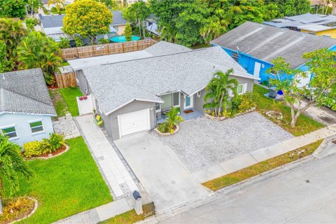 Villa ou maison à vendre à Boca Raton, Floride: 4 chambres, 175.77 m2 № 2365889 - photo 2
