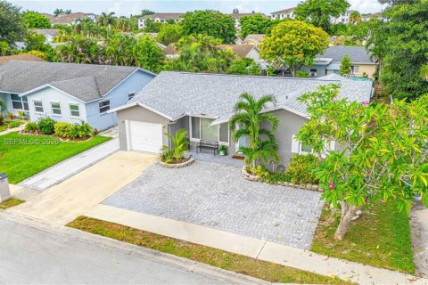 Villa ou maison à vendre à Boca Raton, Floride: 4 chambres, 175.77 m2 № 2365889 - photo 3