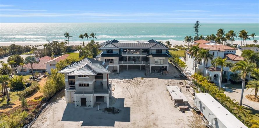 House in Longboat Key, Florida 11 bedrooms, 1597.83 sq.m. № 2204464