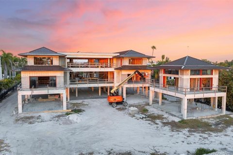 House in Longboat Key, Florida 11 bedrooms, 1597.83 sq.m. № 2204464 - photo 7